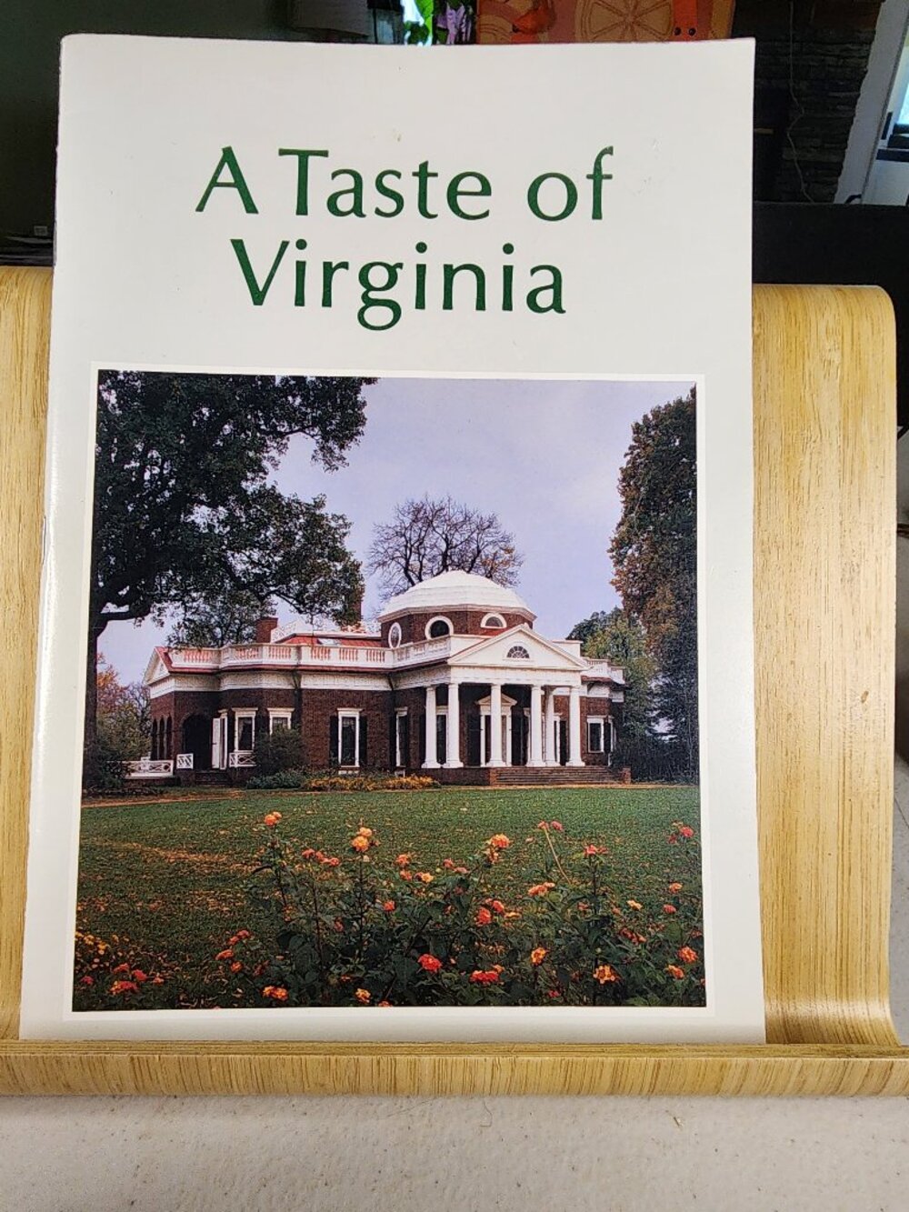 Vintage - A Taste of Virginia - Cookbook